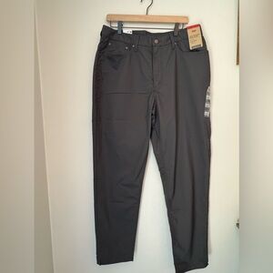 NWT Levi's Women's Nylon High-Waisted Mom Jeans Pants Black Size 33x30